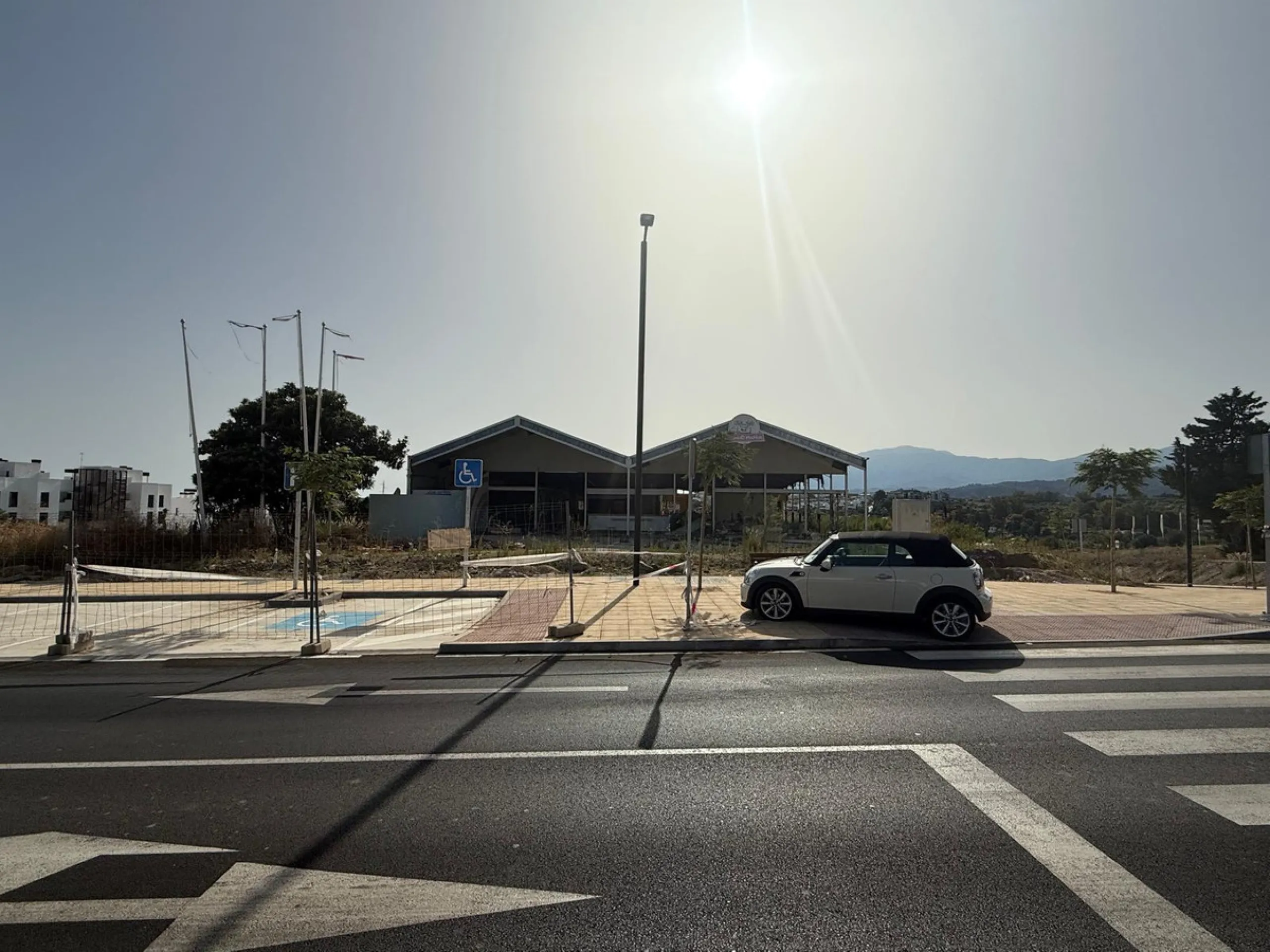 Plot - Residential Plot в продаже в Estepona, Málaga. Площадь дома 1127 м². Площадь участка 2000 м²