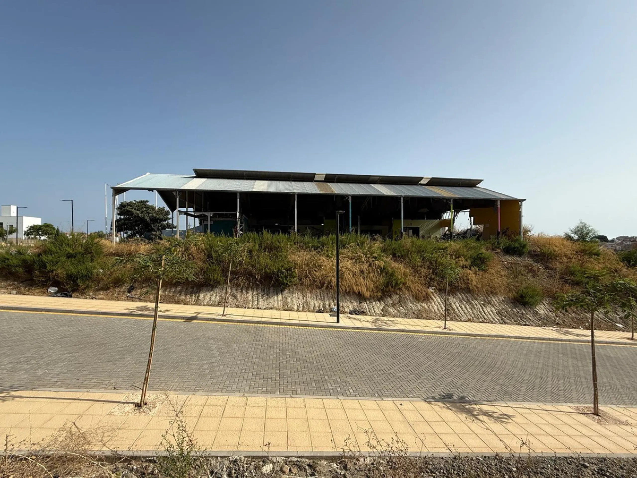 Plot - Residential Plot в продаже в Estepona, Málaga. Площадь дома 1127 м². Площадь участка 2000 м²