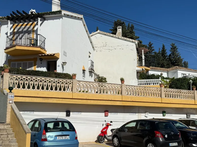 House - Townhouse в продаже в Mijas, Málaga. В доме 3 спален и 2 ванных комнат. Площадь дома 111 м²