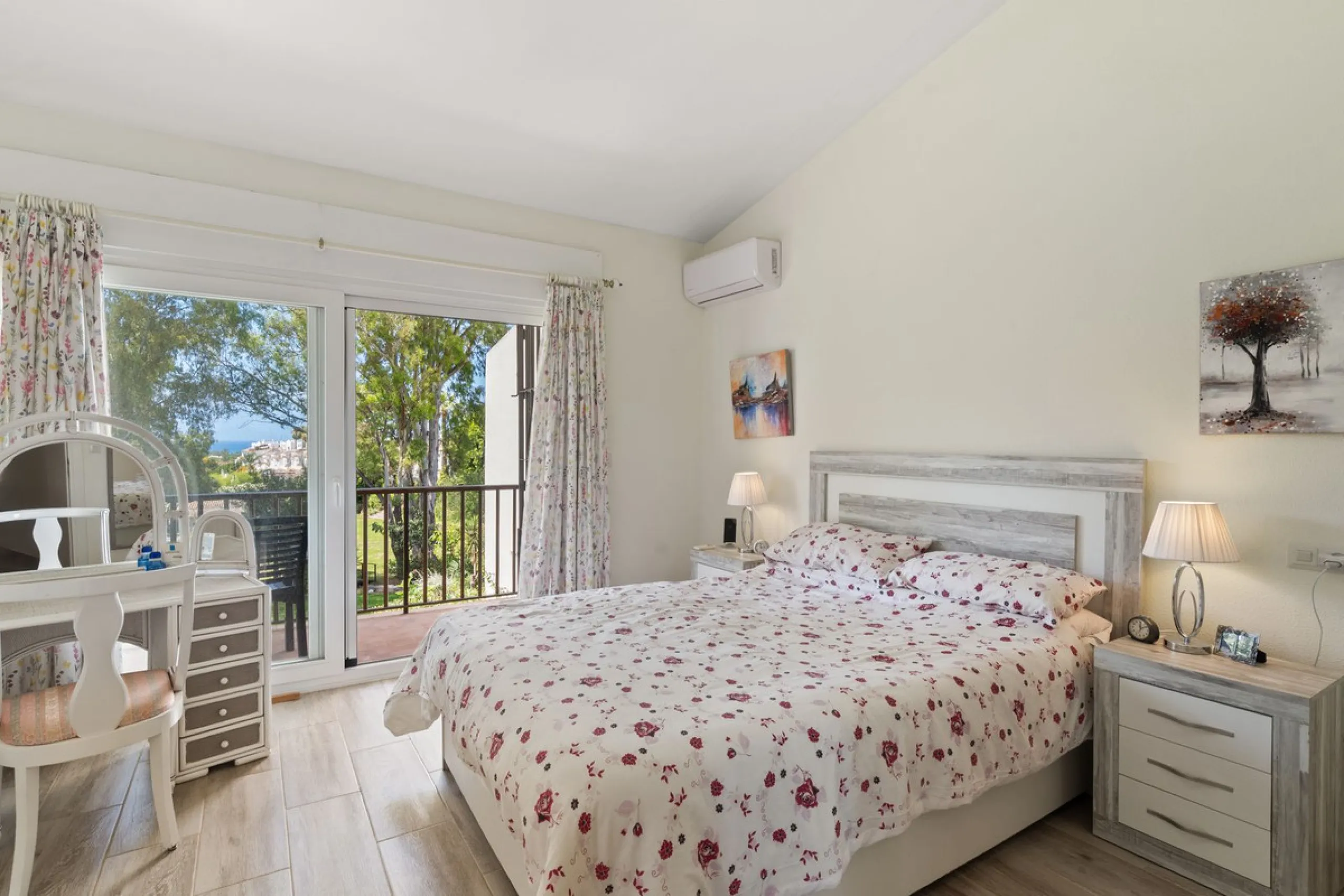 Townhouse located in a small Andalucian pueblo style community in Nueva Atalaya. The property is situated in a quiet cul de sac close to all local amenities, shopping centre, schools and golf. The community boasts a large swimming pool and park sized land