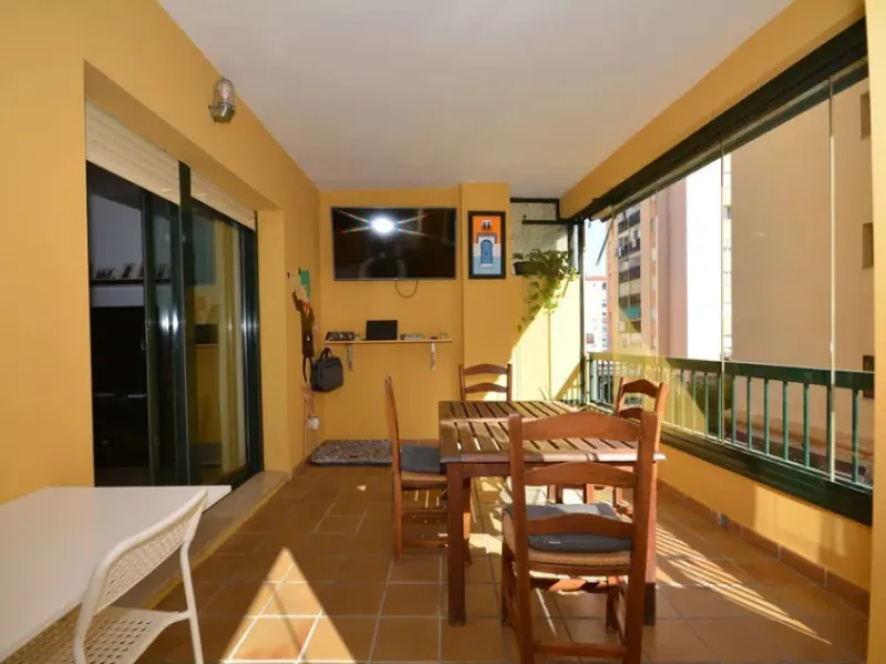 It would be remiss to overlook the opportunity to view this property in San Pedro, which boasts an enviable location, situated a mere few minutes' drive from prestigious golf courses, the vibrant boulevard and the well-known beach of San Pedro, it is well