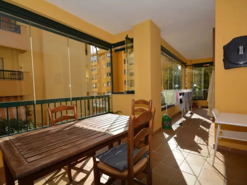 It would be remiss to overlook the opportunity to view this property in San Pedro, which boasts an enviable location, situated a mere few minutes' drive from prestigious golf courses, the vibrant boulevard and the well-known beach of San Pedro, it is well