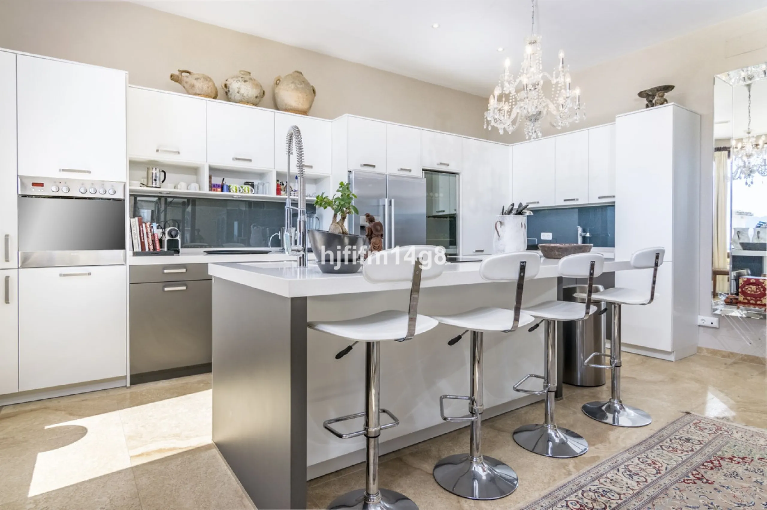 House - Townhouse в продаже в Benahavís, Málaga. В доме 3 спален и 3 ванных комнат. Площадь дома 167 м²