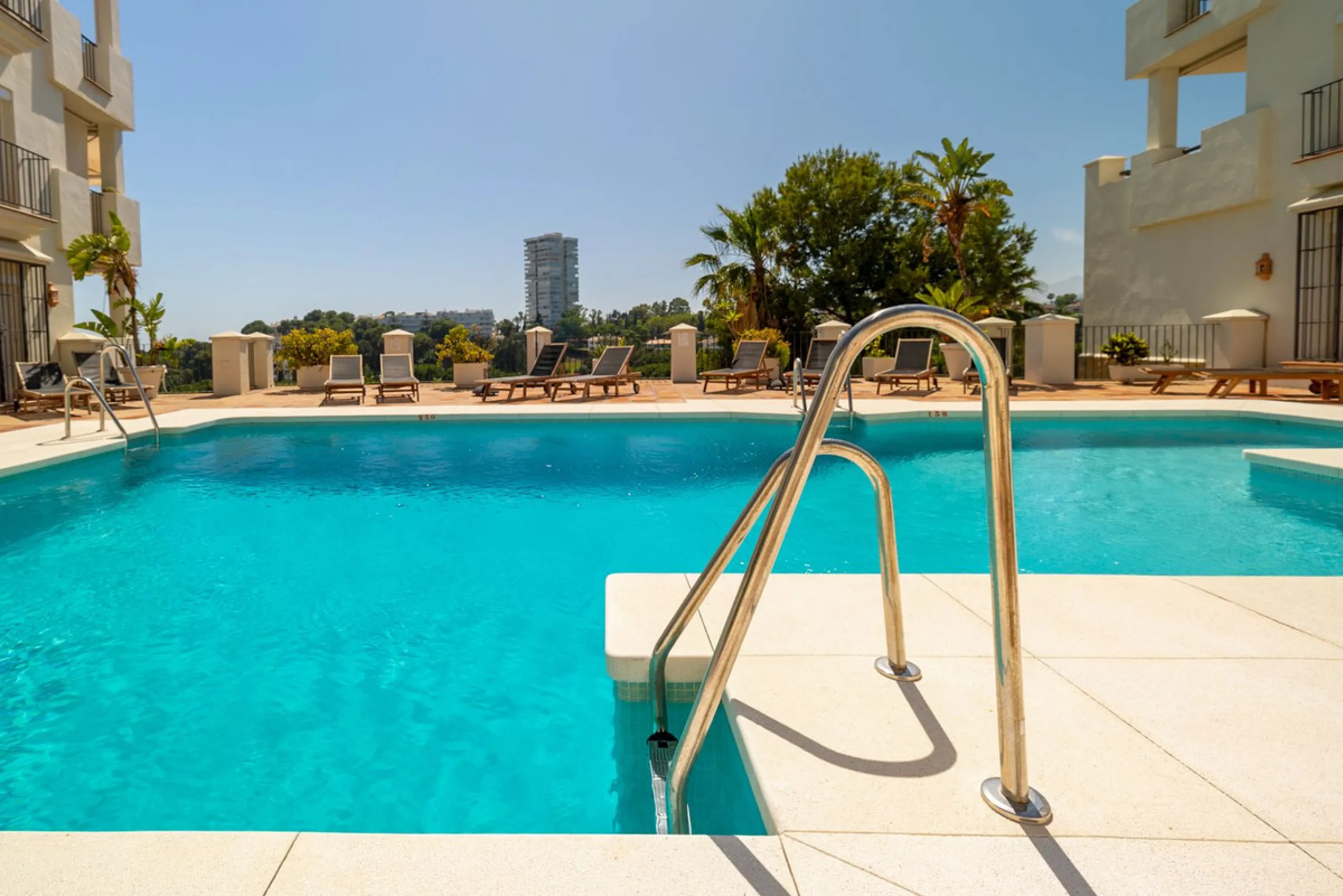 Very nice property with 3 big bedrooms and 2 bathrooms (+ separated guest toilet) for sale in ALBATROS at Golf Rio Real.