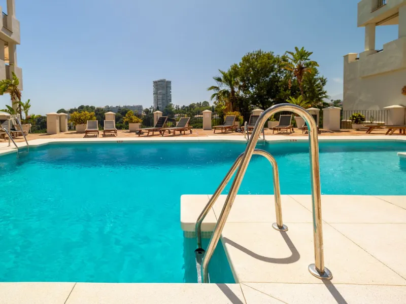 Very nice property with 3 big bedrooms and 2 bathrooms (+ separated guest toilet) for sale in ALBATROS at Golf Rio Real.