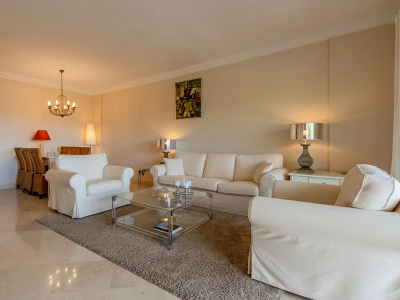 Very nice property with 3 big bedrooms and 2 bathrooms (+ separated guest toilet) for sale in ALBATROS at Golf Rio Real.