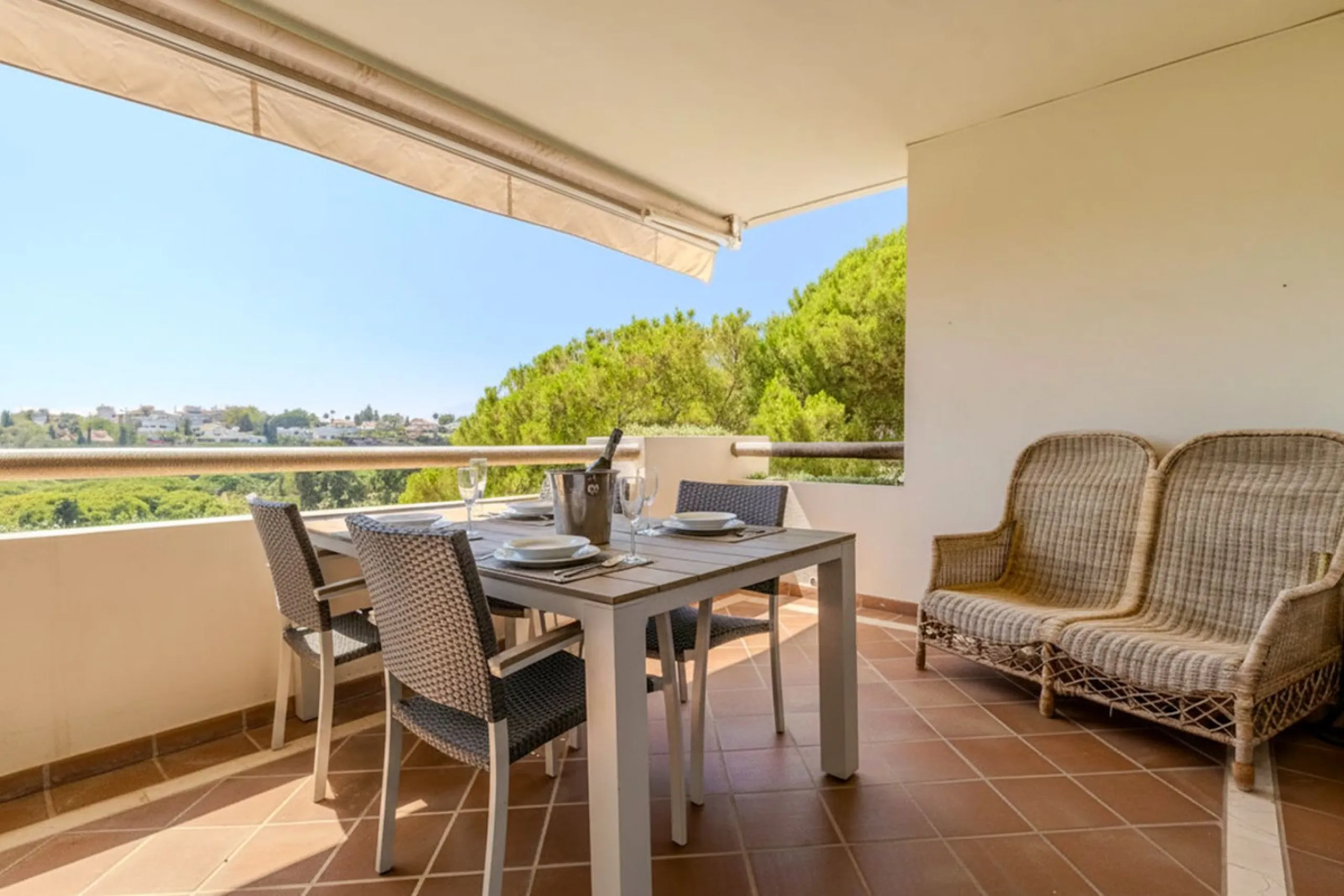 Very nice property with 3 big bedrooms and 2 bathrooms (+ separated guest toilet) for sale in ALBATROS at Golf Rio Real.