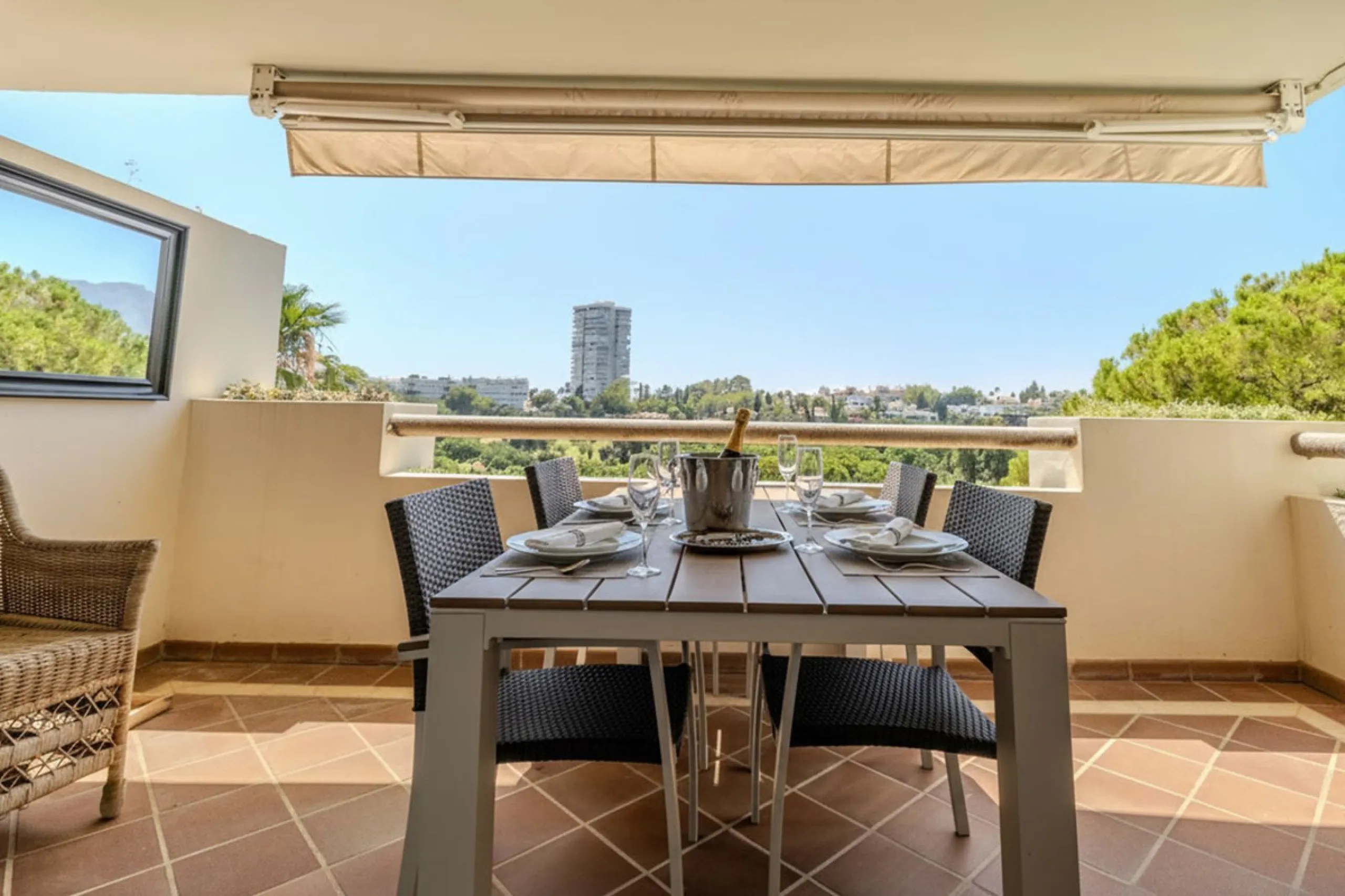 Very nice property with 3 big bedrooms and 2 bathrooms (+ separated guest toilet) for sale in ALBATROS at Golf Rio Real.