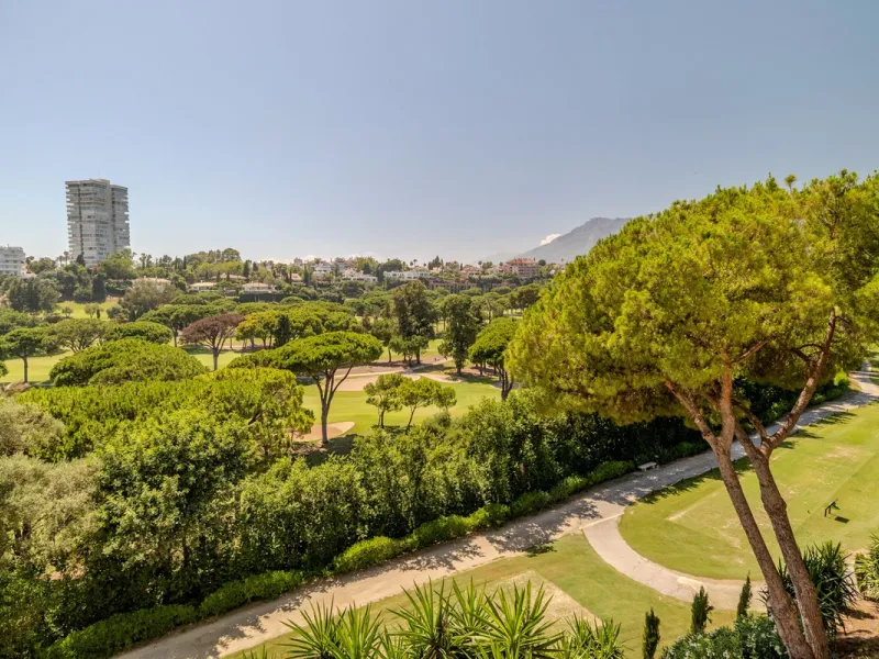 Very nice property with 3 big bedrooms and 2 bathrooms (+ separated guest toilet) for sale in ALBATROS at Golf Rio Real.