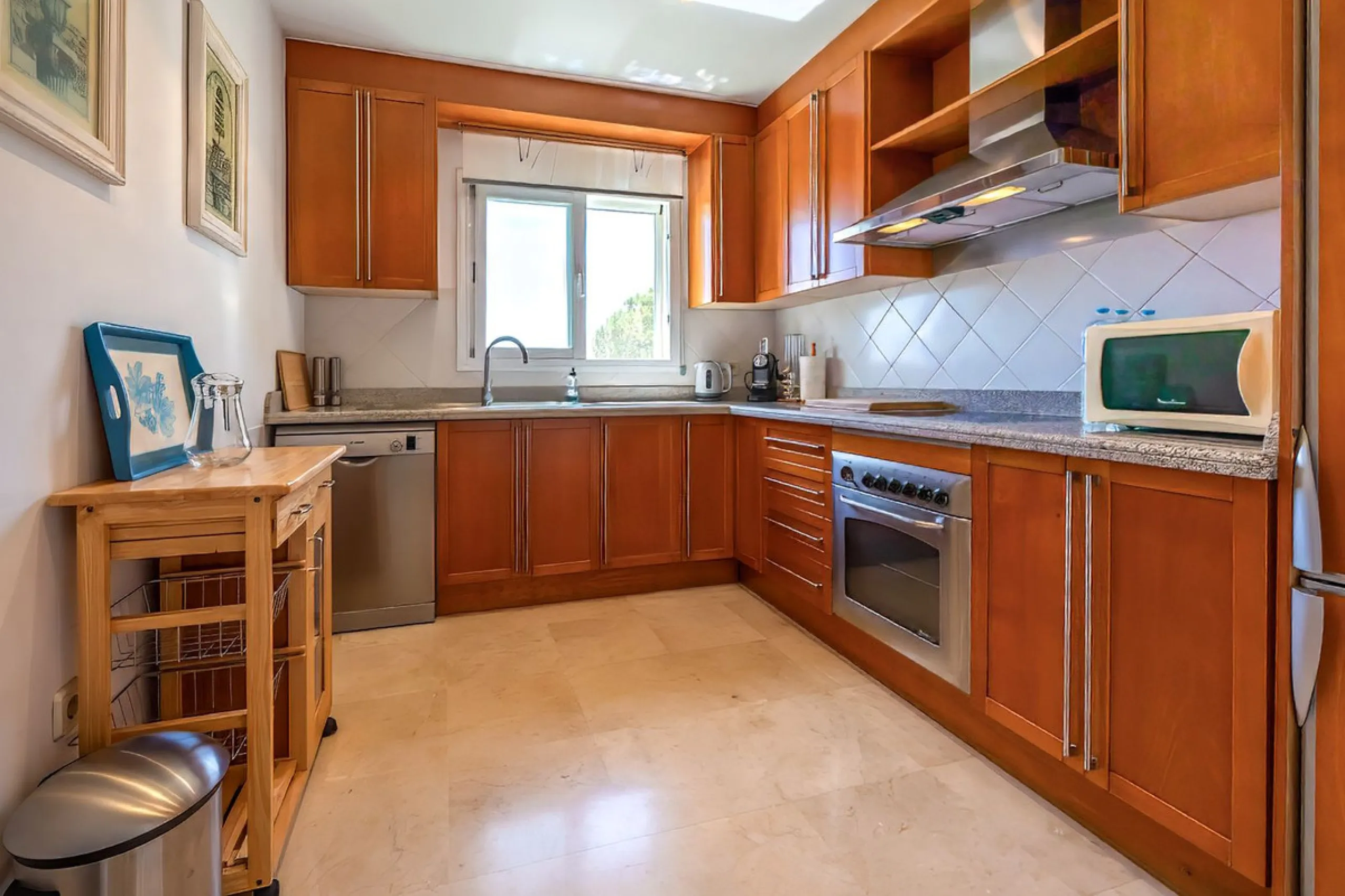 Very nice property with 3 big bedrooms and 2 bathrooms (+ separated guest toilet) for sale in ALBATROS at Golf Rio Real.