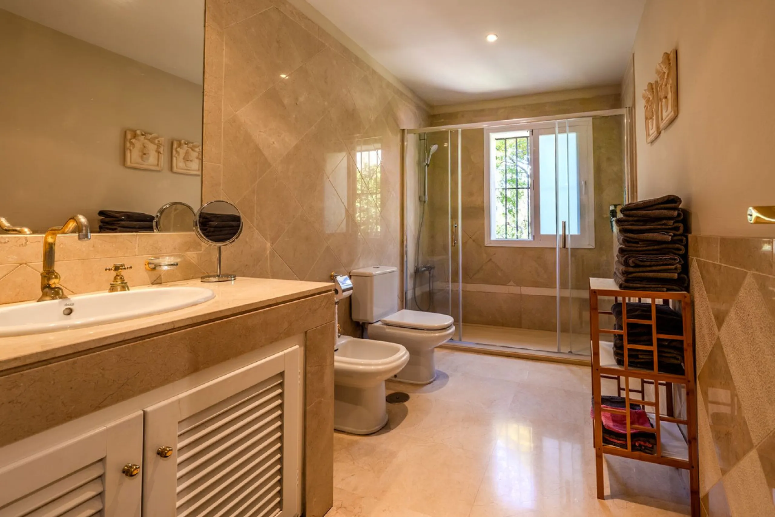 Very nice property with 3 big bedrooms and 2 bathrooms (+ separated guest toilet) for sale in ALBATROS at Golf Rio Real.