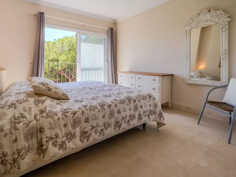Very nice property with 3 big bedrooms and 2 bathrooms (+ separated guest toilet) for sale in ALBATROS at Golf Rio Real.