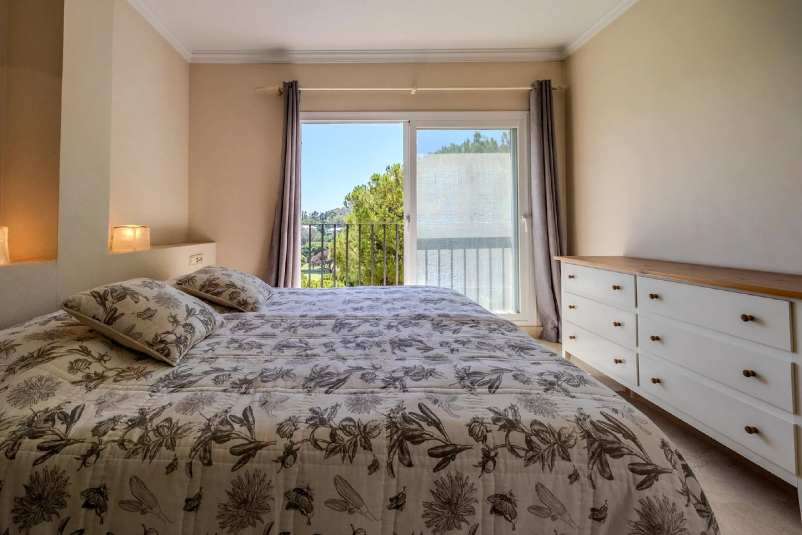 Very nice property with 3 big bedrooms and 2 bathrooms (+ separated guest toilet) for sale in ALBATROS at Golf Rio Real.