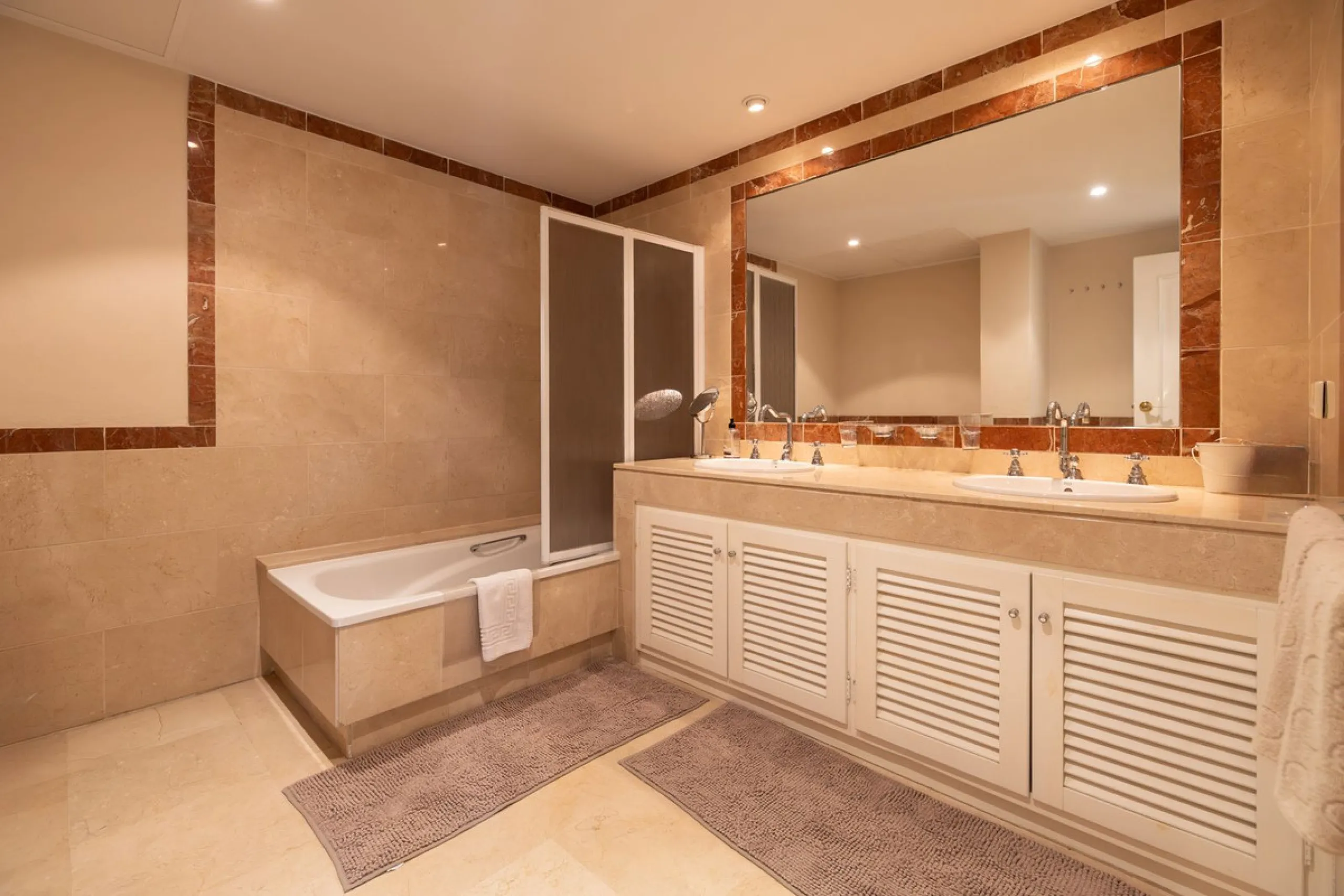 Very nice property with 3 big bedrooms and 2 bathrooms (+ separated guest toilet) for sale in ALBATROS at Golf Rio Real.
