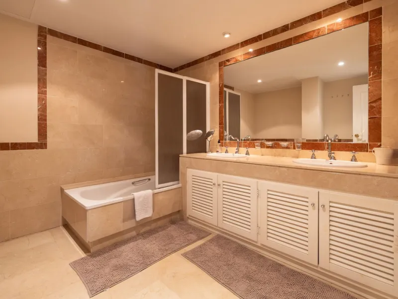 Very nice property with 3 big bedrooms and 2 bathrooms (+ separated guest toilet) for sale in ALBATROS at Golf Rio Real.
