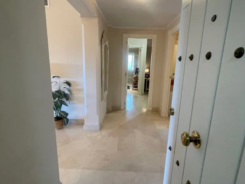 Very nice property with 3 big bedrooms and 2 bathrooms (+ separated guest toilet) for sale in ALBATROS at Golf Rio Real.