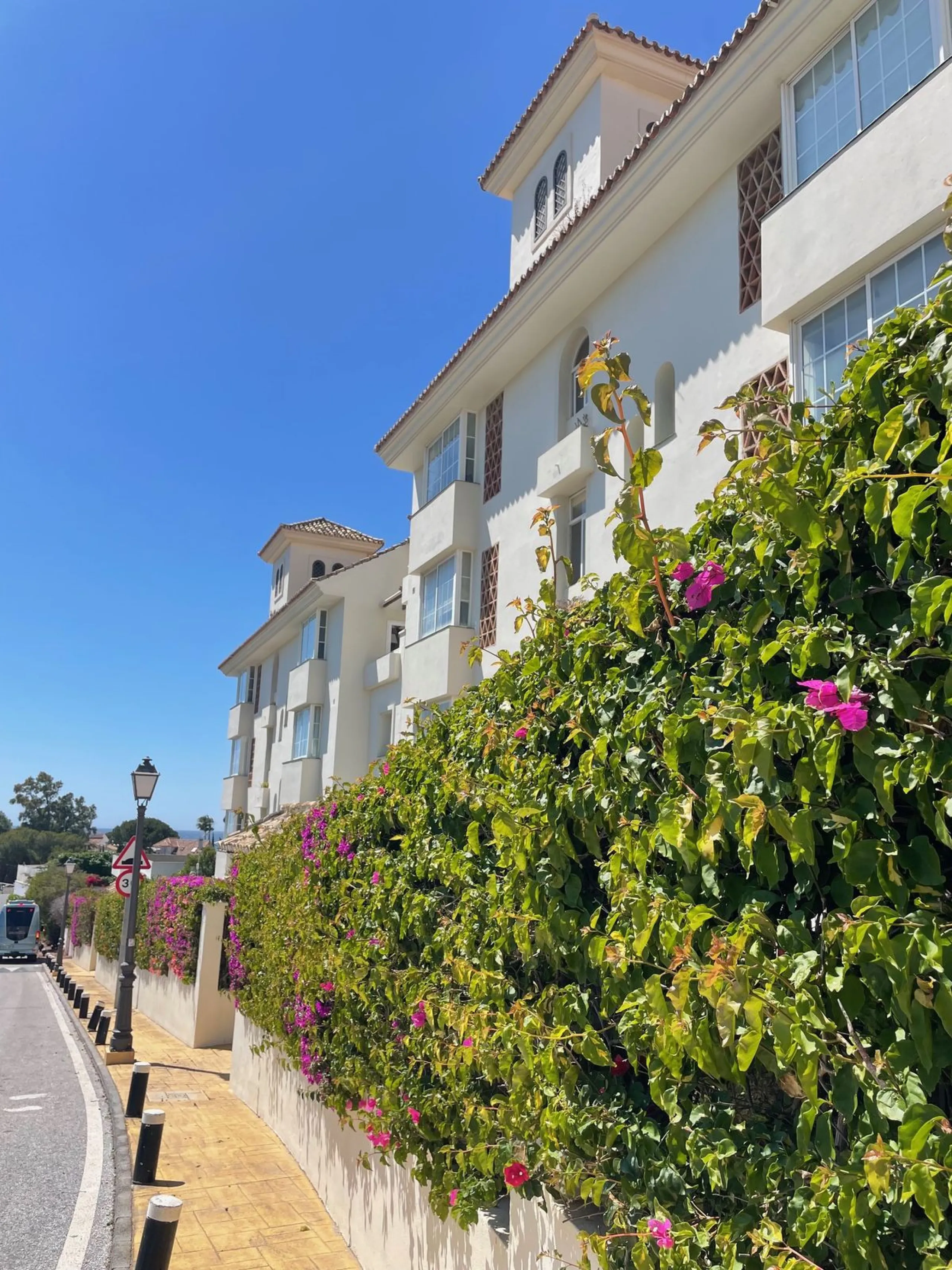 Very nice property with 3 big bedrooms and 2 bathrooms (+ separated guest toilet) for sale in ALBATROS at Golf Rio Real.