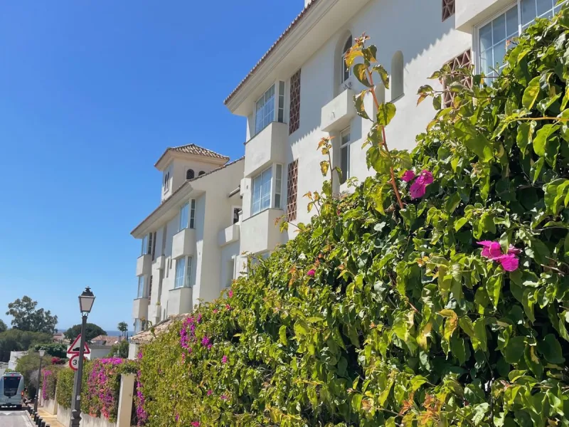 Very nice property with 3 big bedrooms and 2 bathrooms (+ separated guest toilet) for sale in ALBATROS at Golf Rio Real.