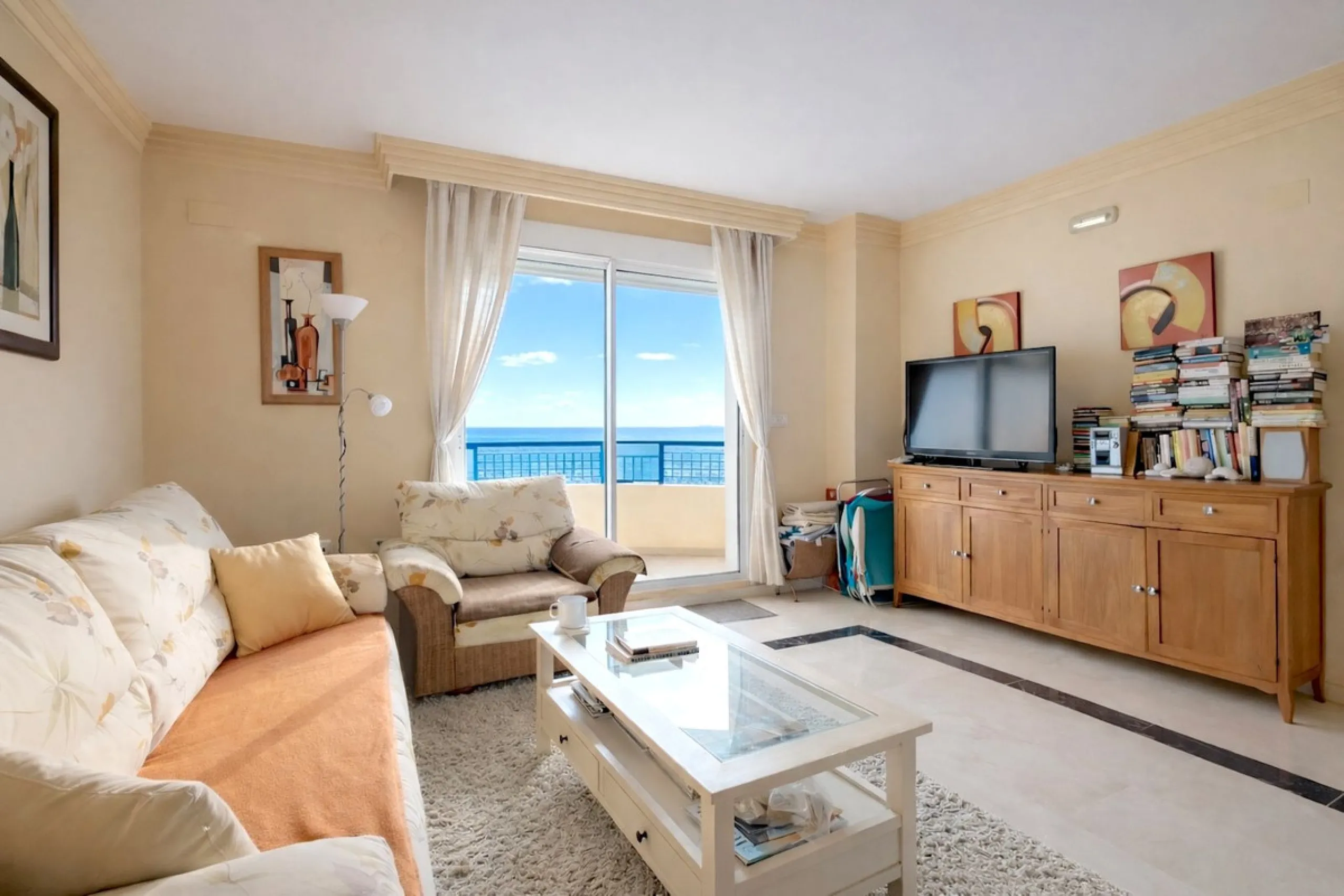 Apartment - Middle Floor Apartment в продаже в Marbella, Málaga. В доме 1 спален и 1 ванных комнат. Площадь дома 57 м²