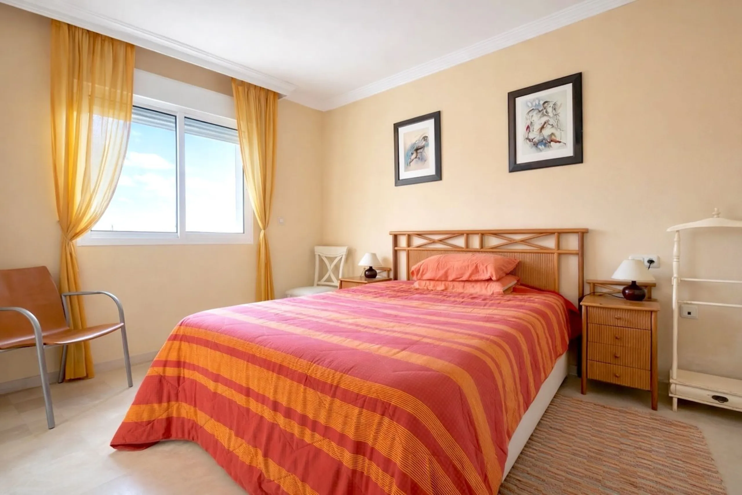 Apartment - Middle Floor Apartment в продаже в Marbella, Málaga. В доме 1 спален и 1 ванных комнат. Площадь дома 57 м²