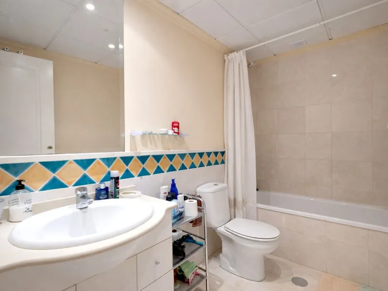 Apartment - Middle Floor Apartment в продаже в Marbella, Málaga. В доме 1 спален и 1 ванных комнат. Площадь дома 57 м²