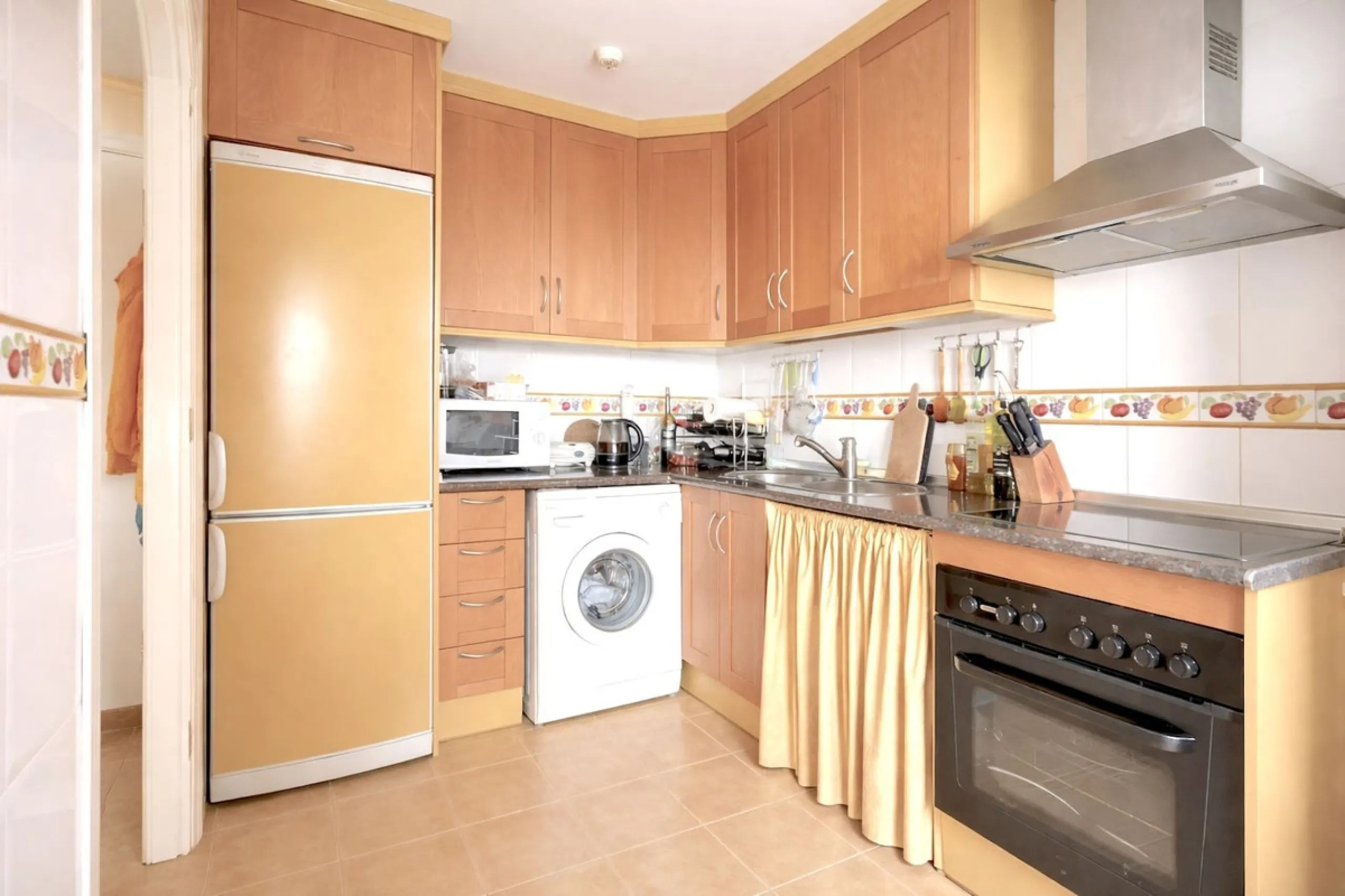 Apartment - Middle Floor Apartment в продаже в Marbella, Málaga. В доме 1 спален и 1 ванных комнат. Площадь дома 57 м²