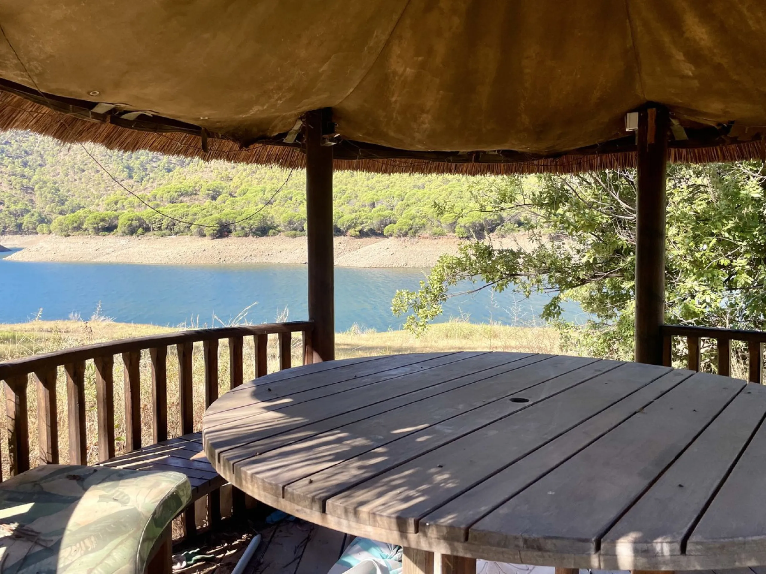 Unique Lakefront Retreat in Istan – Direct Access to the Lake & Panoramic Views