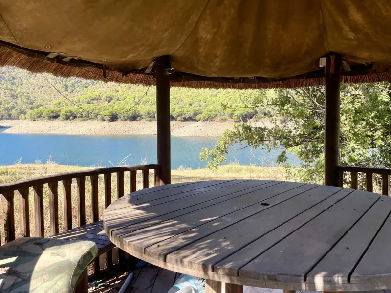 Unique Lakefront Retreat in Istan – Direct Access to the Lake & Panoramic Views