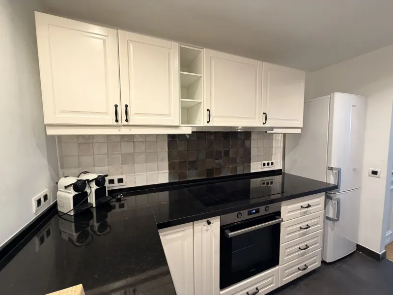 We present this spacious apartment, located in one of the best areas of the area, in La Quinta that enjoys panoramic views of the valley and the sea.