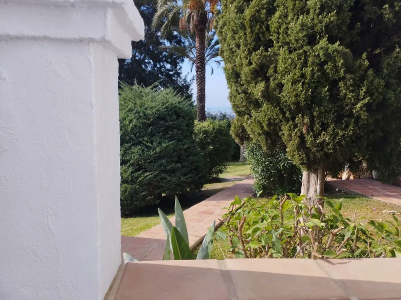 We present this spacious apartment, located in one of the best areas of the area, in La Quinta that enjoys panoramic views of the valley and the sea.