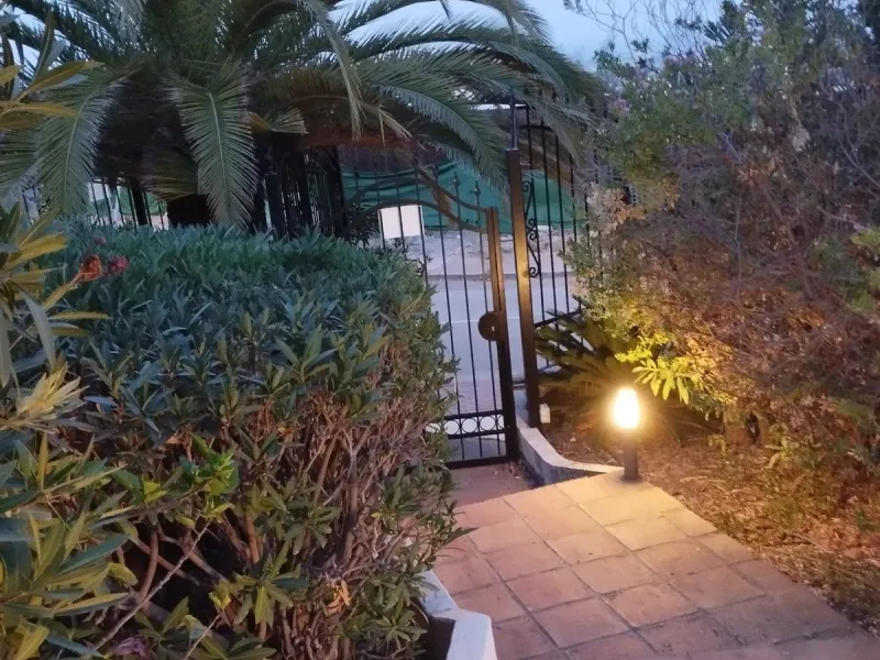 We present this spacious apartment, located in one of the best areas of the area, in La Quinta that enjoys panoramic views of the valley and the sea.