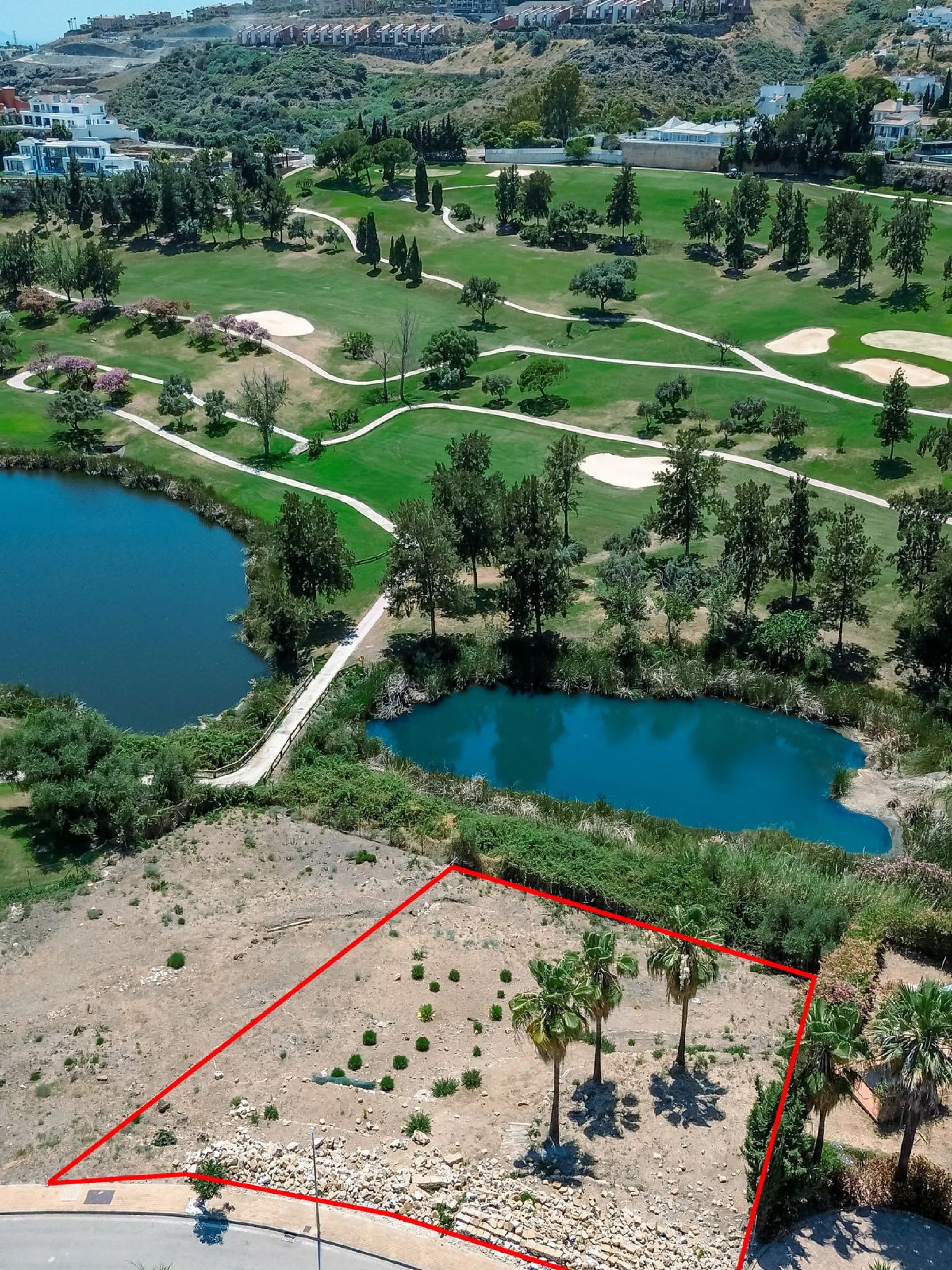 Plot - Residential Plot в продаже в Estepona, Málaga. Площадь дома 436 м². Площадь участка 1180 м²