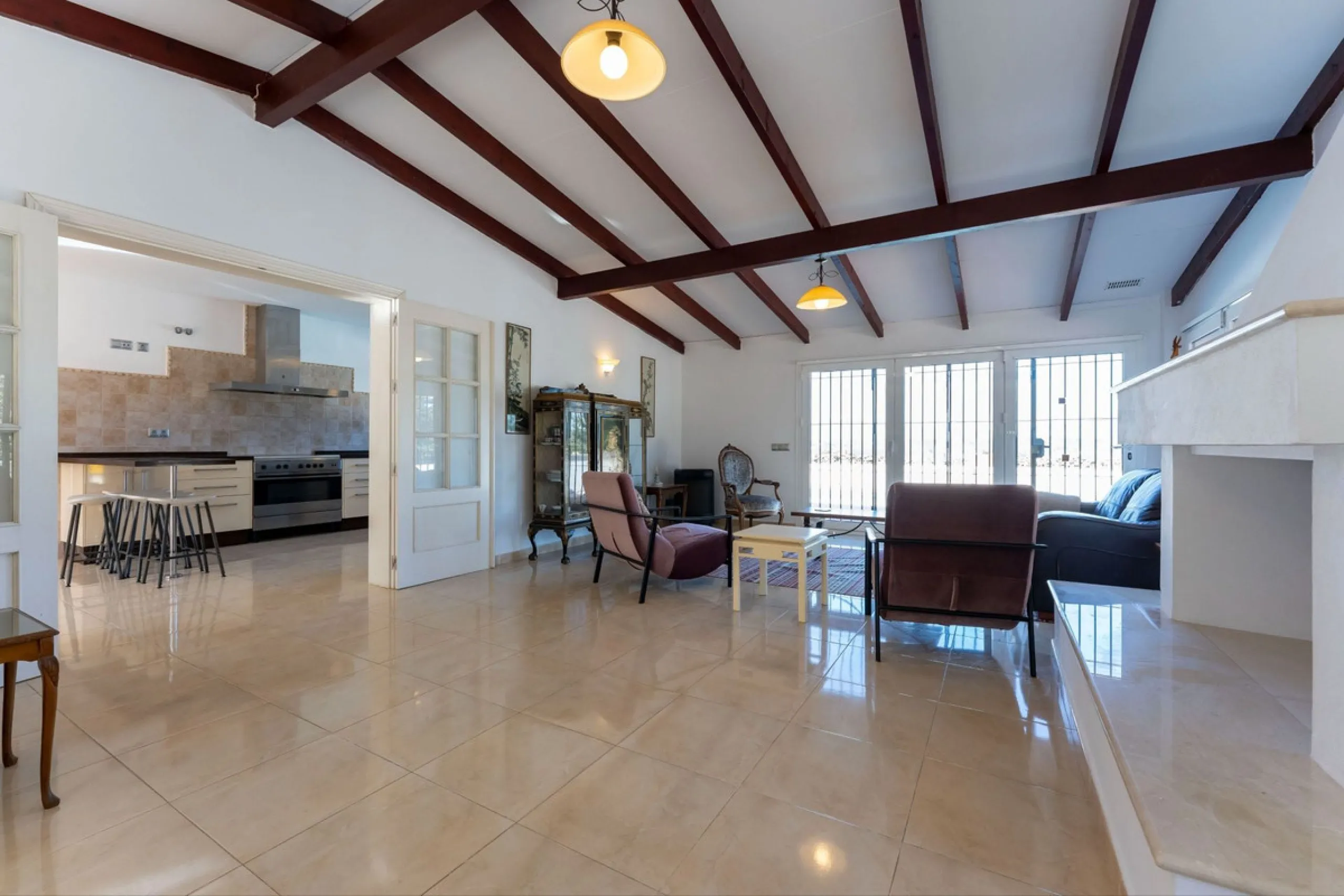 5 bedroom main house, plus a 3 bedroom guest house, a studio/apartment, garage and 2 swimming pools!