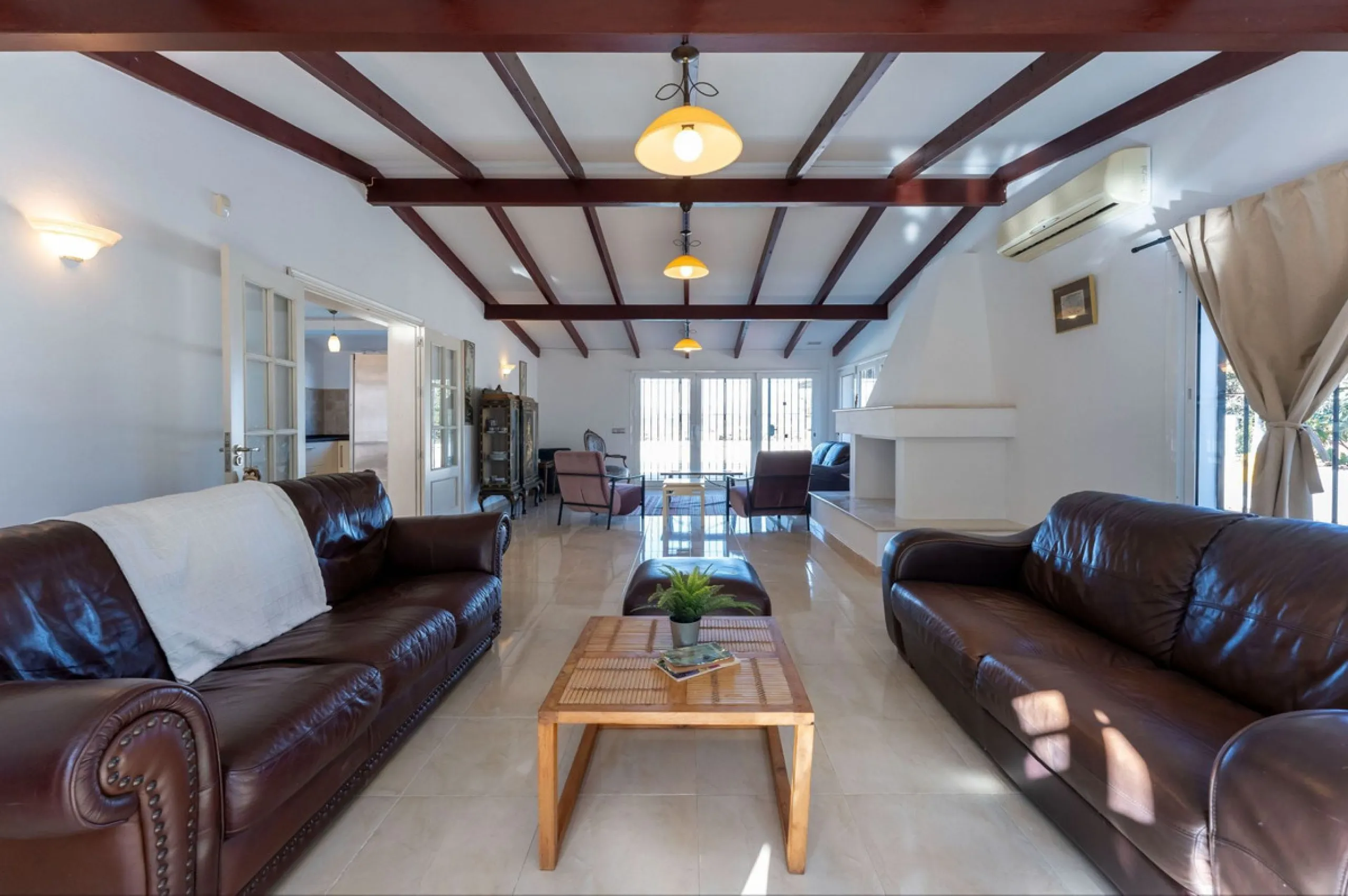 5 bedroom main house, plus a 3 bedroom guest house, a studio/apartment, garage and 2 swimming pools!