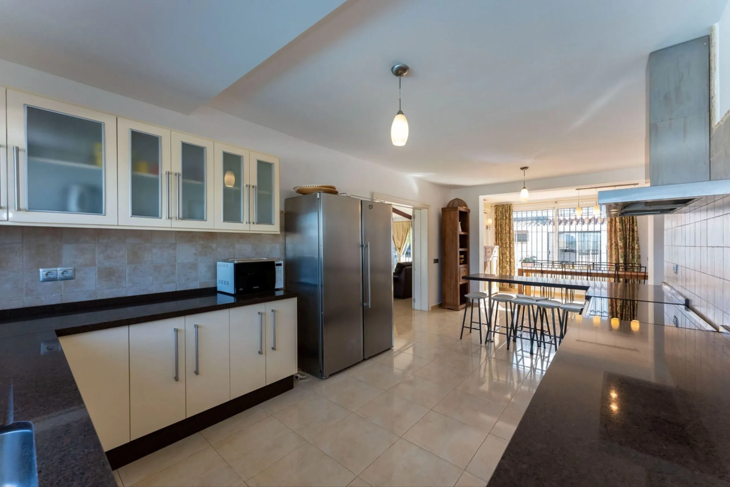 5 bedroom main house, plus a 3 bedroom guest house, a studio/apartment, garage and 2 swimming pools!