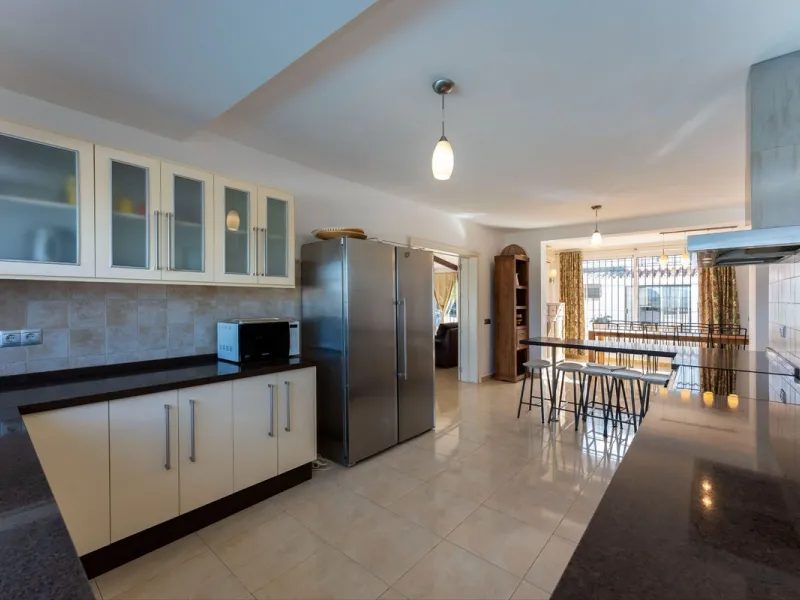 5 bedroom main house, plus a 3 bedroom guest house, a studio/apartment, garage and 2 swimming pools!