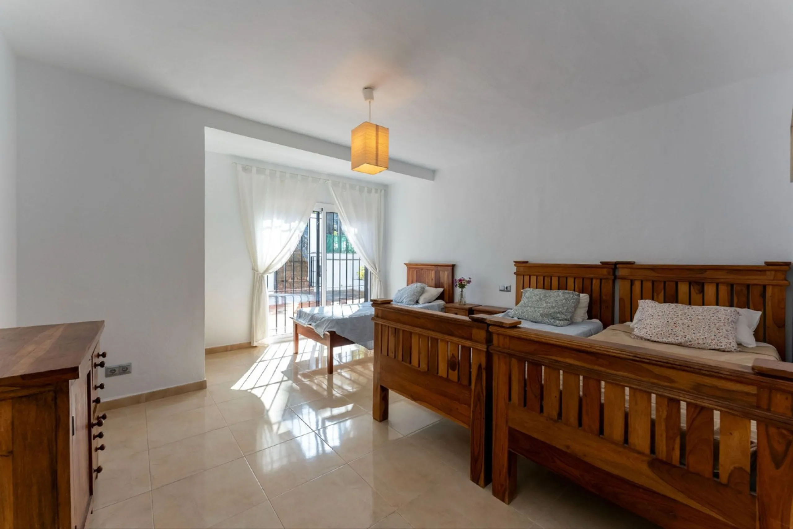 5 bedroom main house, plus a 3 bedroom guest house, a studio/apartment, garage and 2 swimming pools!