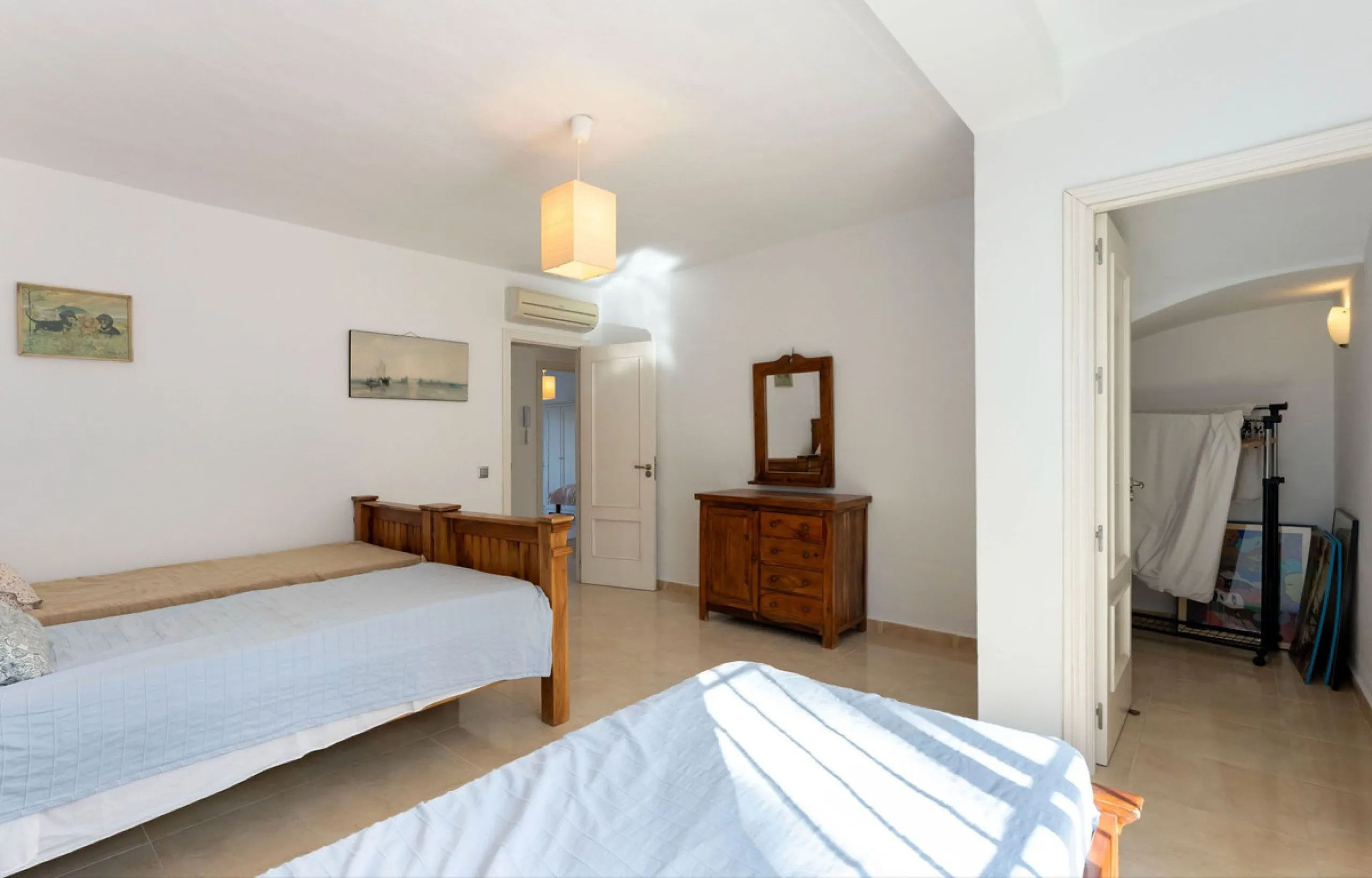 5 bedroom main house, plus a 3 bedroom guest house, a studio/apartment, garage and 2 swimming pools!