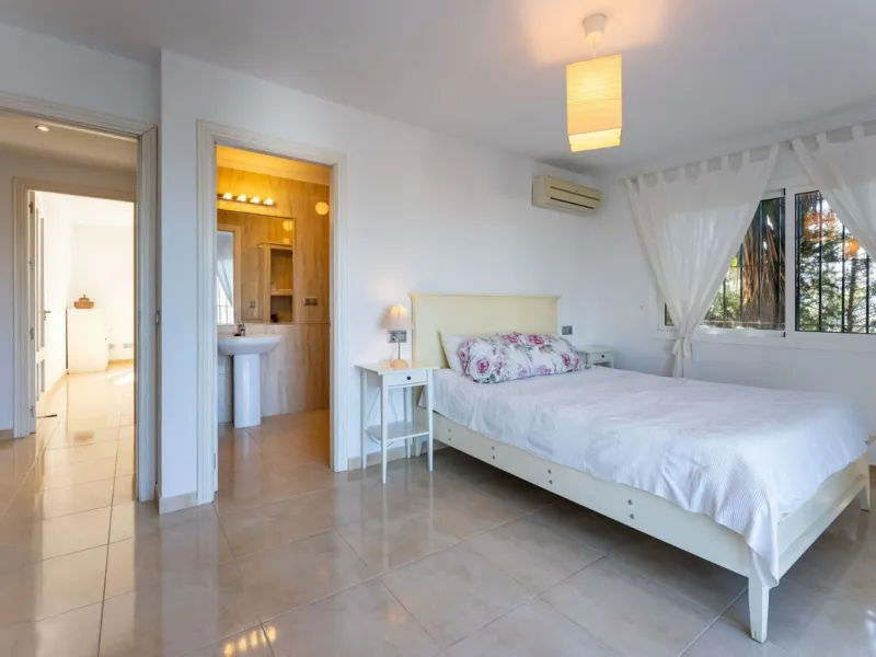 5 bedroom main house, plus a 3 bedroom guest house, a studio/apartment, garage and 2 swimming pools!