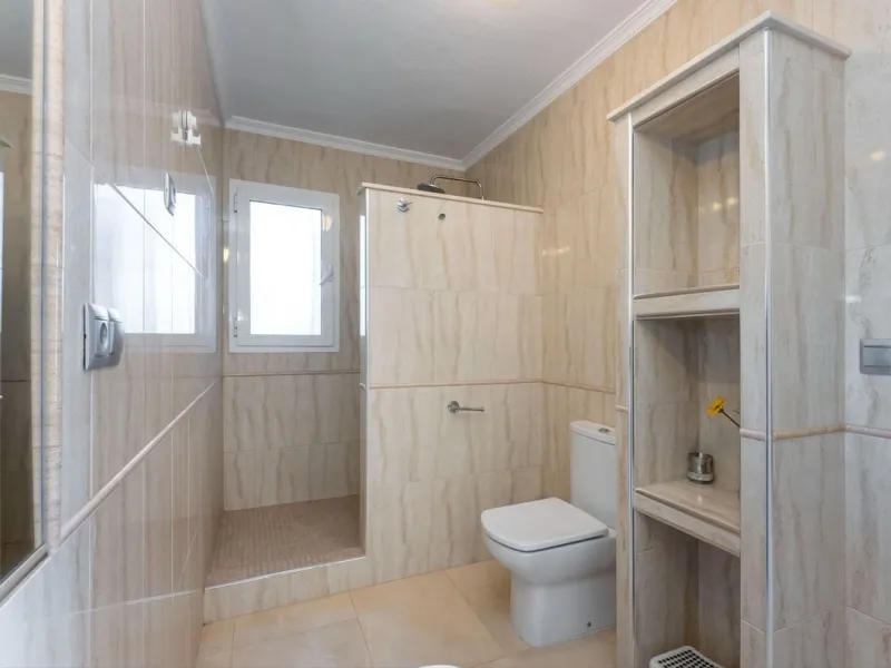 5 bedroom main house, plus a 3 bedroom guest house, a studio/apartment, garage and 2 swimming pools!