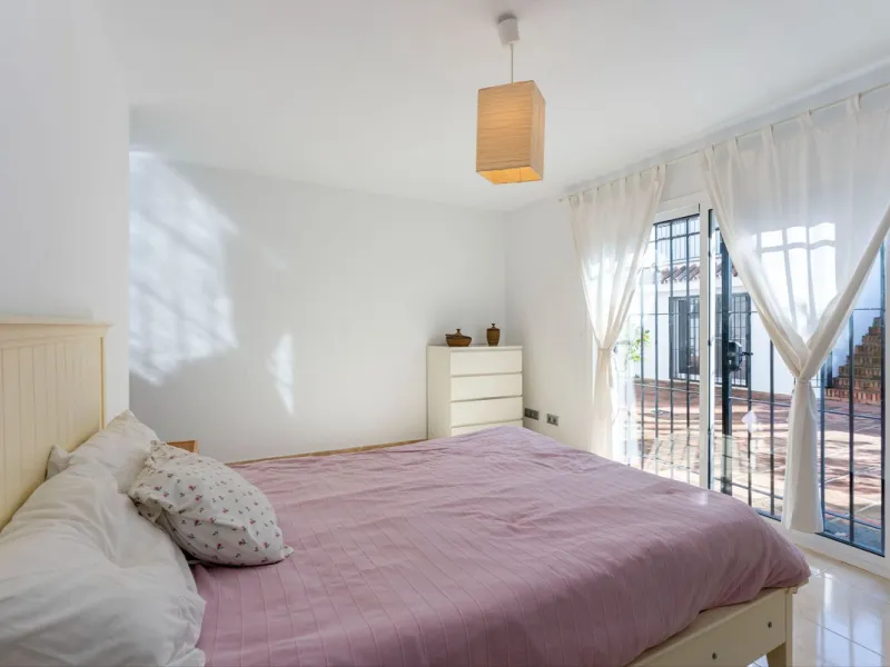 5 bedroom main house, plus a 3 bedroom guest house, a studio/apartment, garage and 2 swimming pools!