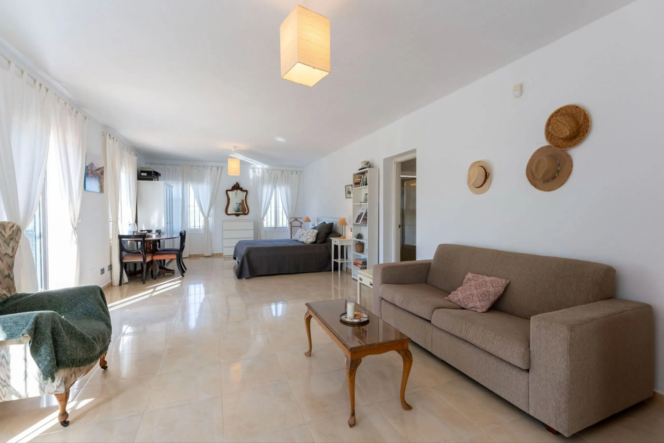 5 bedroom main house, plus a 3 bedroom guest house, a studio/apartment, garage and 2 swimming pools!