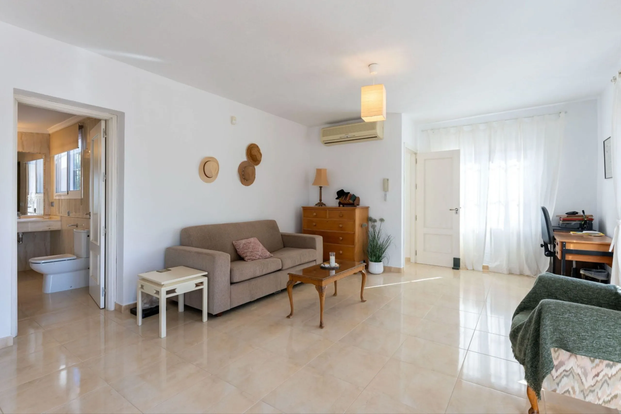 5 bedroom main house, plus a 3 bedroom guest house, a studio/apartment, garage and 2 swimming pools!