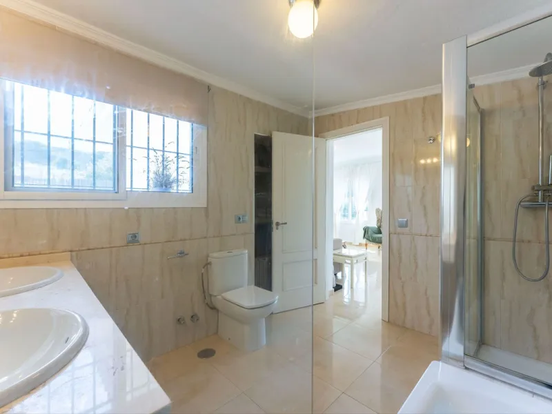 5 bedroom main house, plus a 3 bedroom guest house, a studio/apartment, garage and 2 swimming pools!