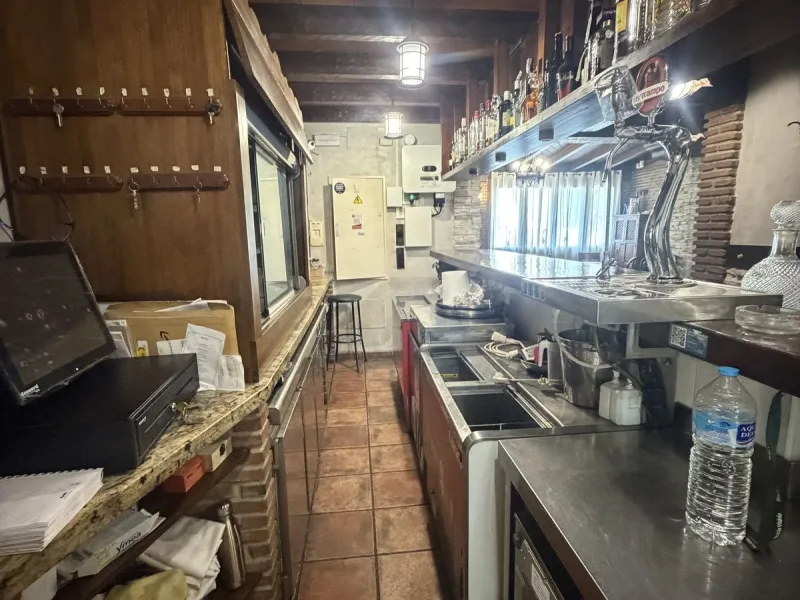 Beautiful and spacious restaurant in the heart of Estepona, currently located in one of the best commercial areas.