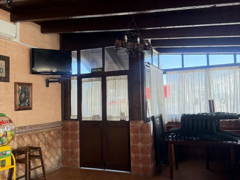 Beautiful and spacious restaurant in the heart of Estepona, currently located in one of the best commercial areas.