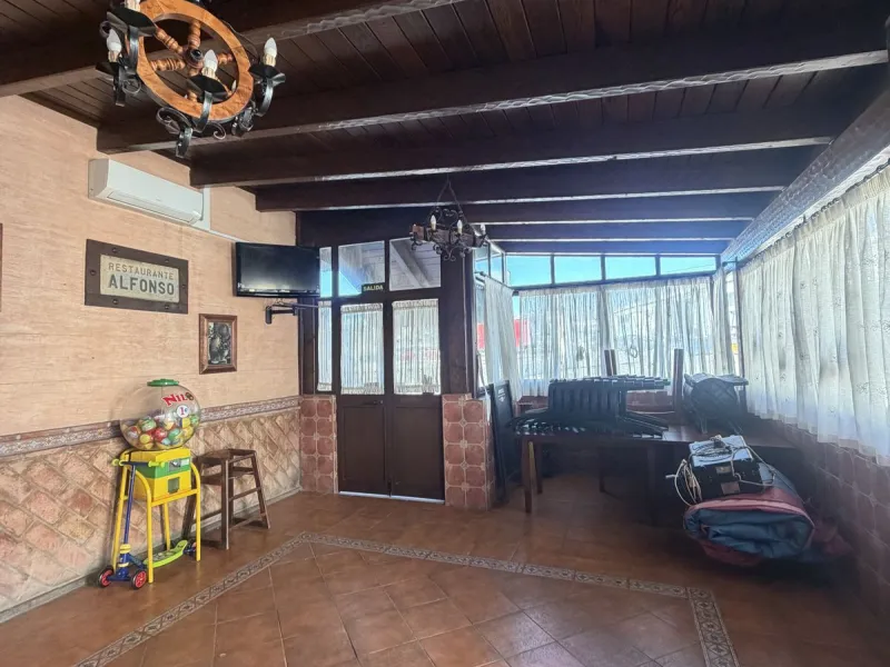 Beautiful and spacious restaurant in the heart of Estepona, currently located in one of the best commercial areas.