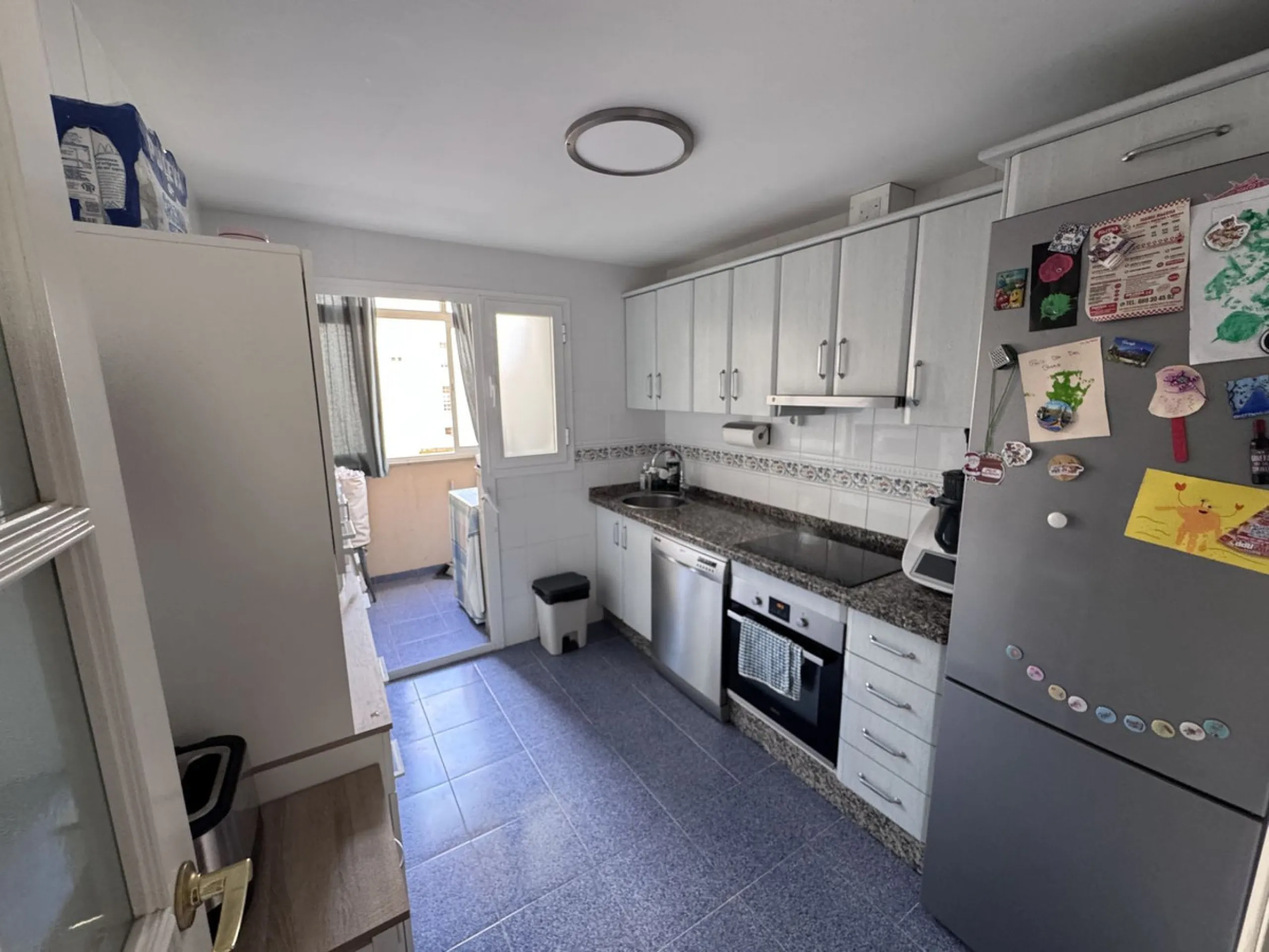 130 m² apartment located on Avenida Juan Carlos I, just 400 meters from the beach!