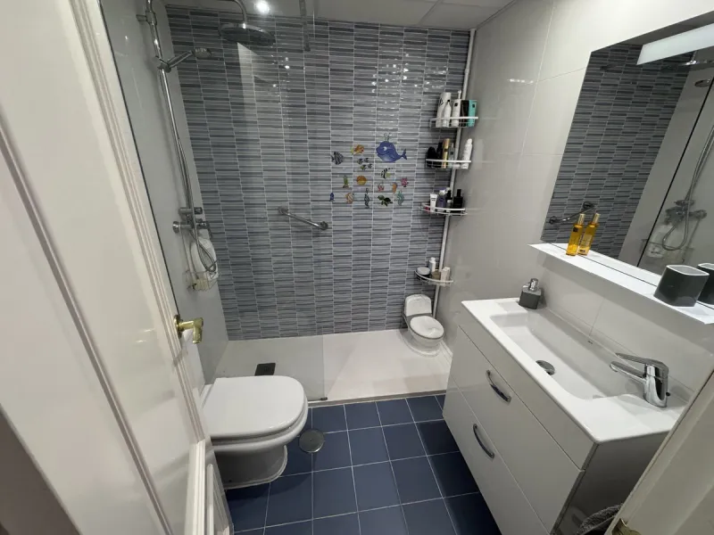 130 m² apartment located on Avenida Juan Carlos I, just 400 meters from the beach!