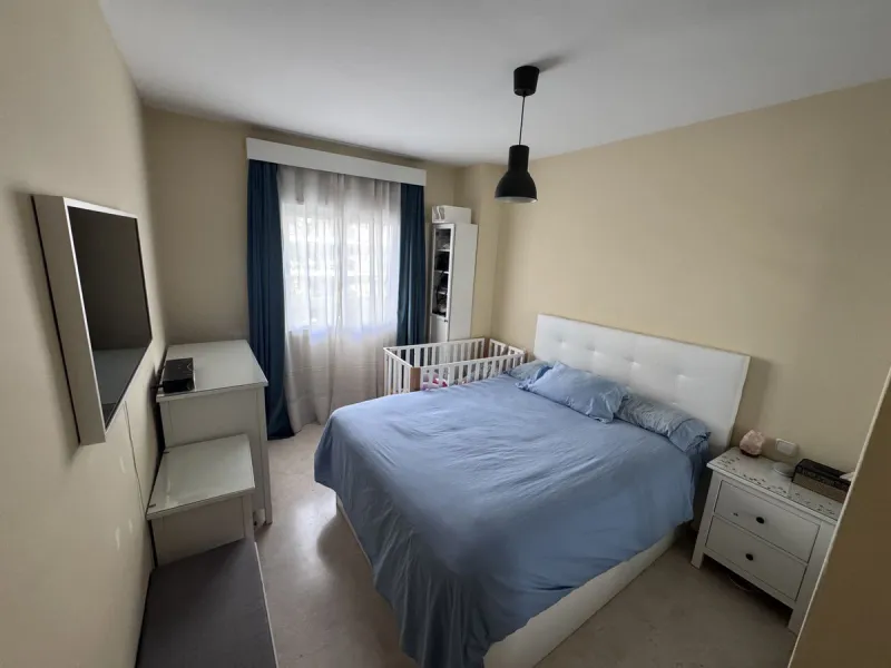 130 m² apartment located on Avenida Juan Carlos I, just 400 meters from the beach!